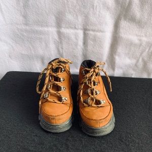 Nike Shoes - Nike hiking boots for boys construction style Nike Shoes - Nike hiking boots for boys construction style